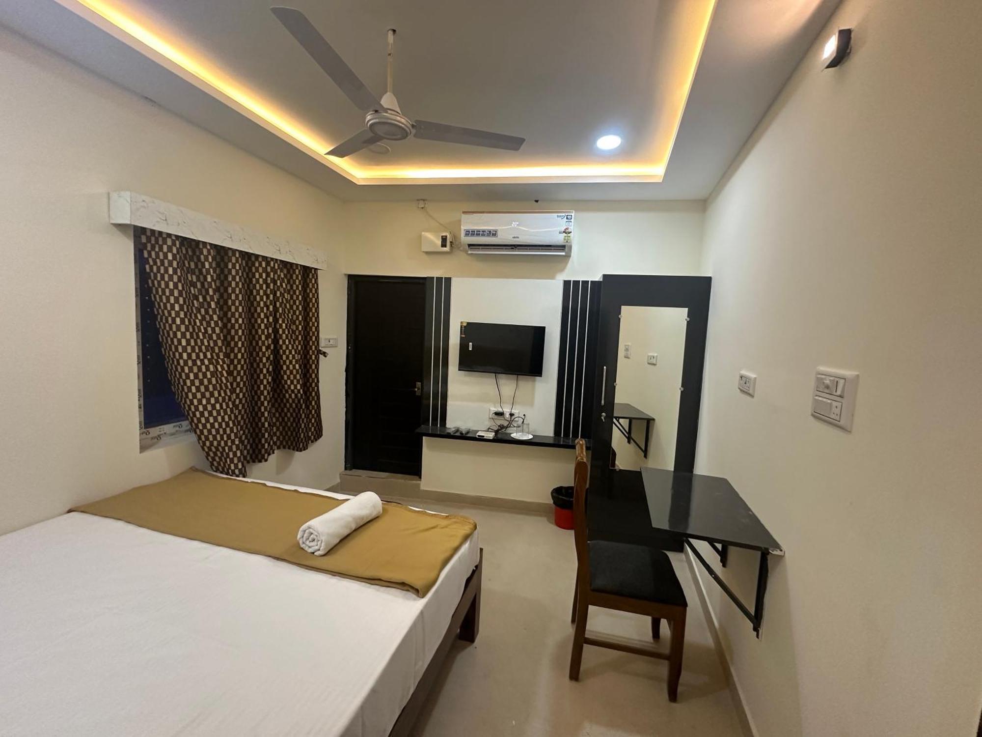 Mahadeepam Residency Villa Tiruvannamalai Exterior photo