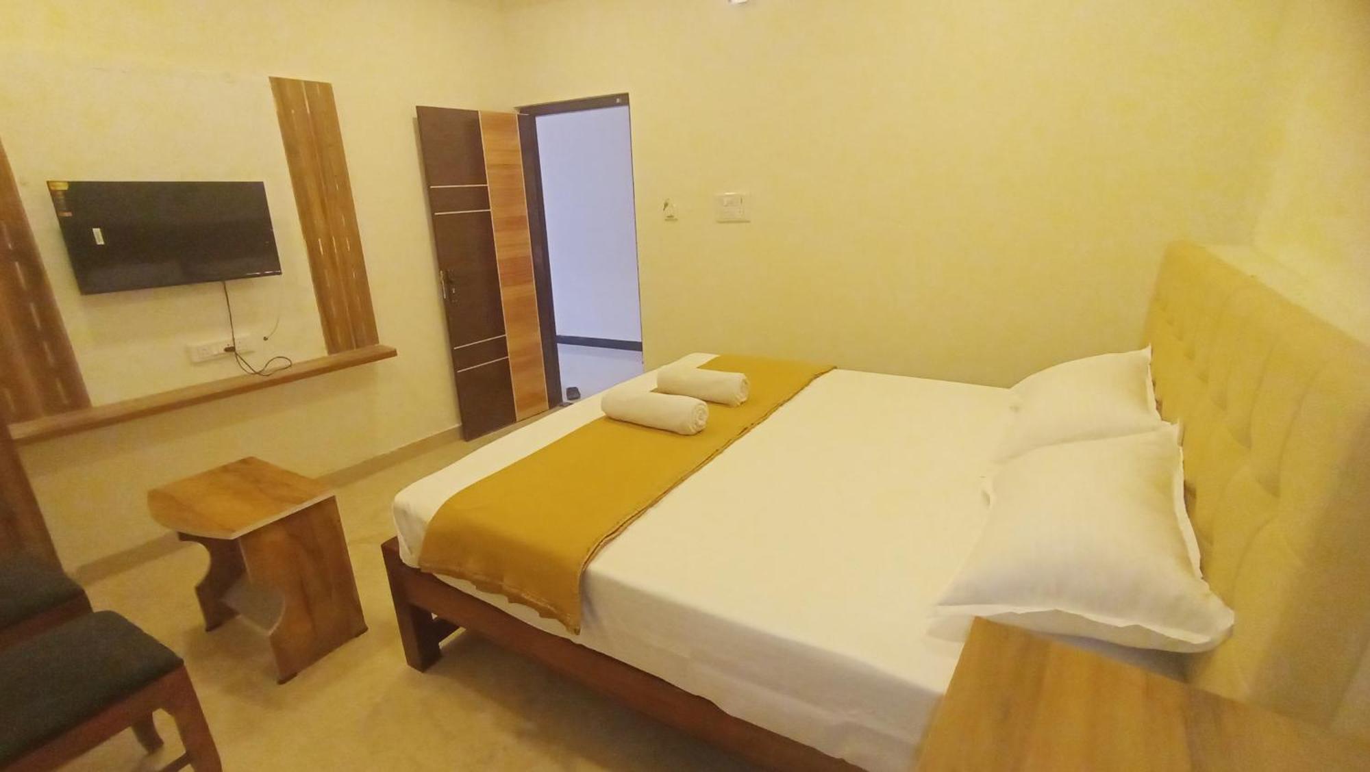 Mahadeepam Residency Villa Tiruvannamalai Exterior photo