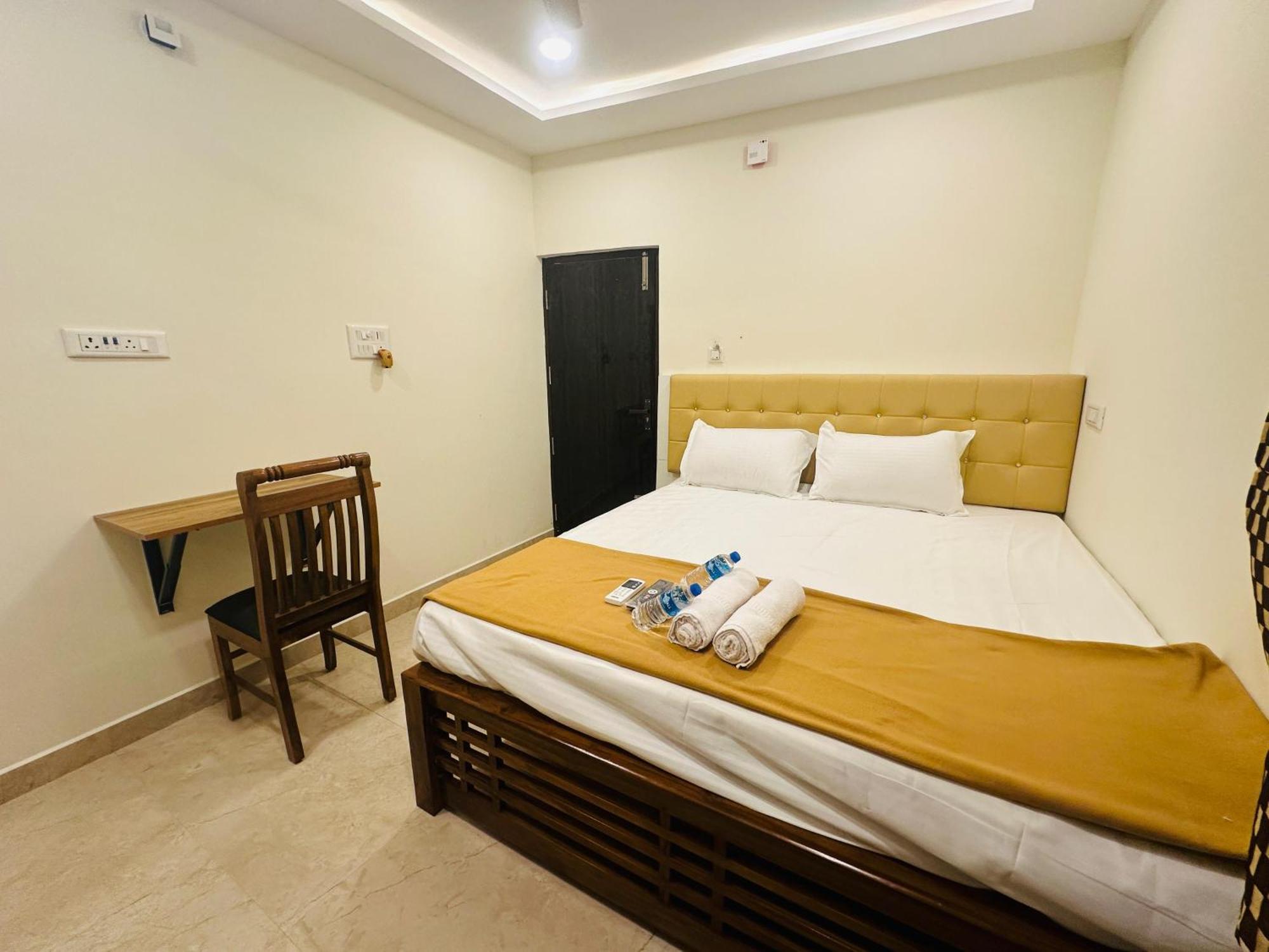 Mahadeepam Residency Villa Tiruvannamalai Exterior photo