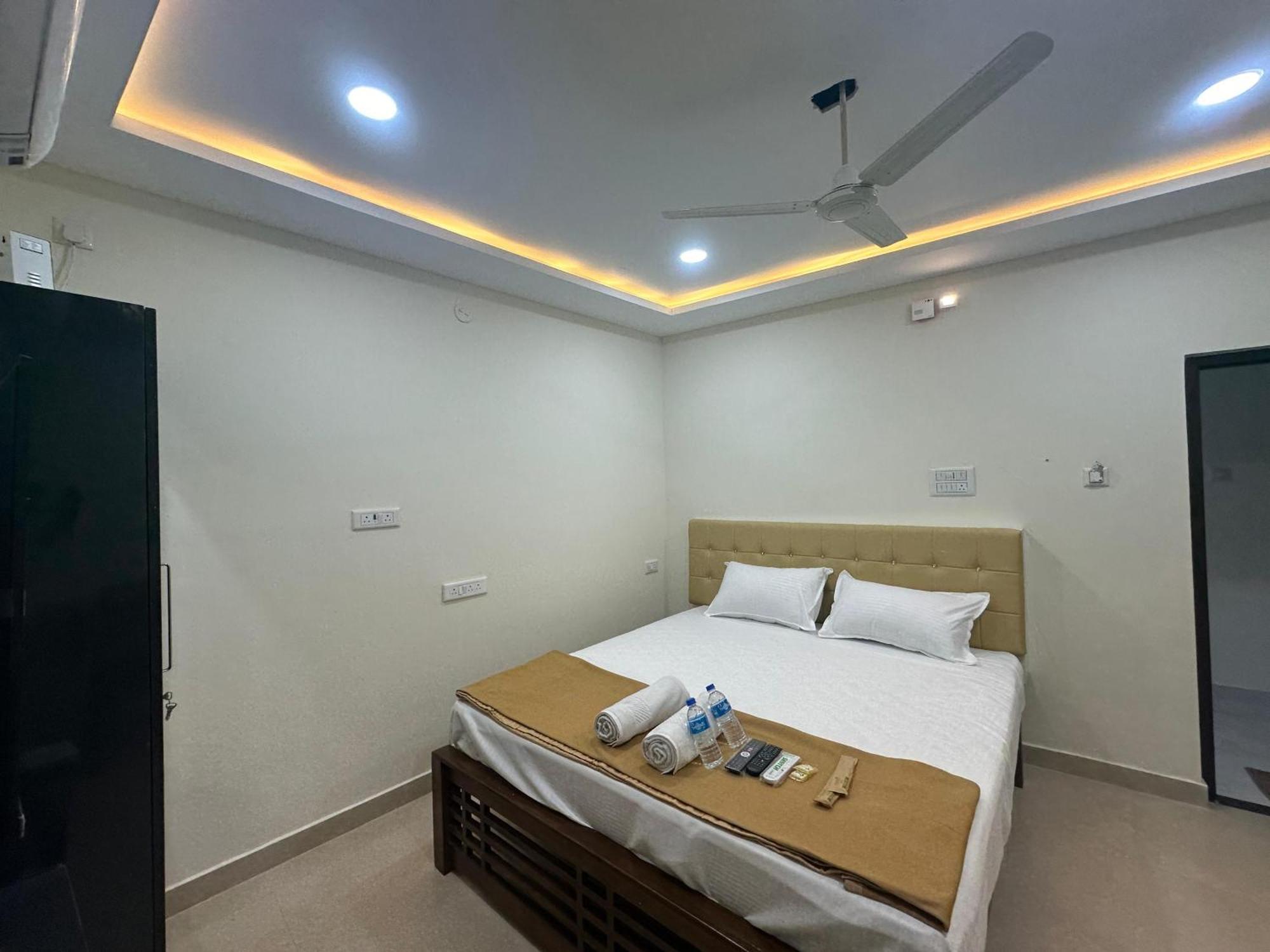 Mahadeepam Residency Villa Tiruvannamalai Exterior photo